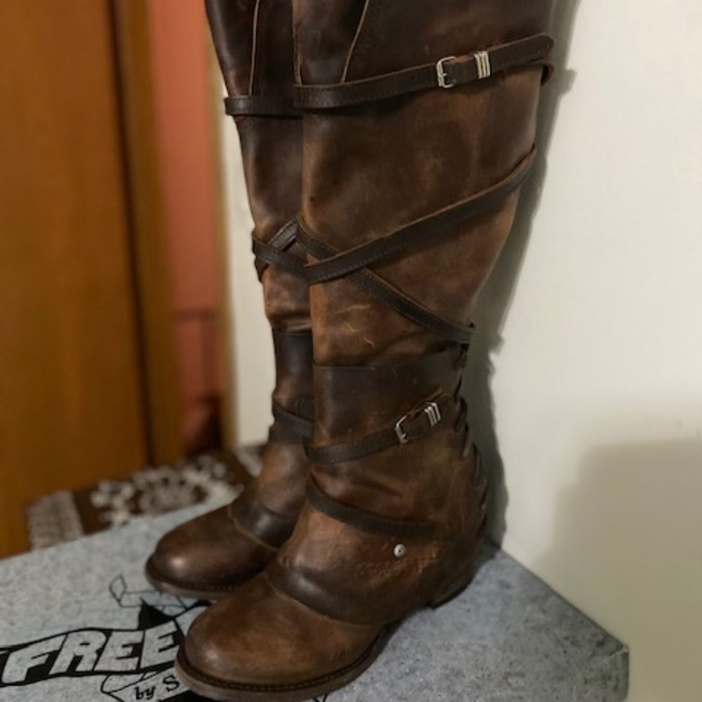 New Brown Size 7 Distressed Freebird by Steven Boots
